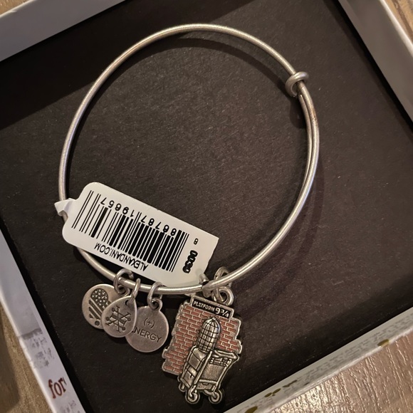 NWT Alex and Ani Harry Potter Platform 9 3/4 bracelet - Picture 2 of 3